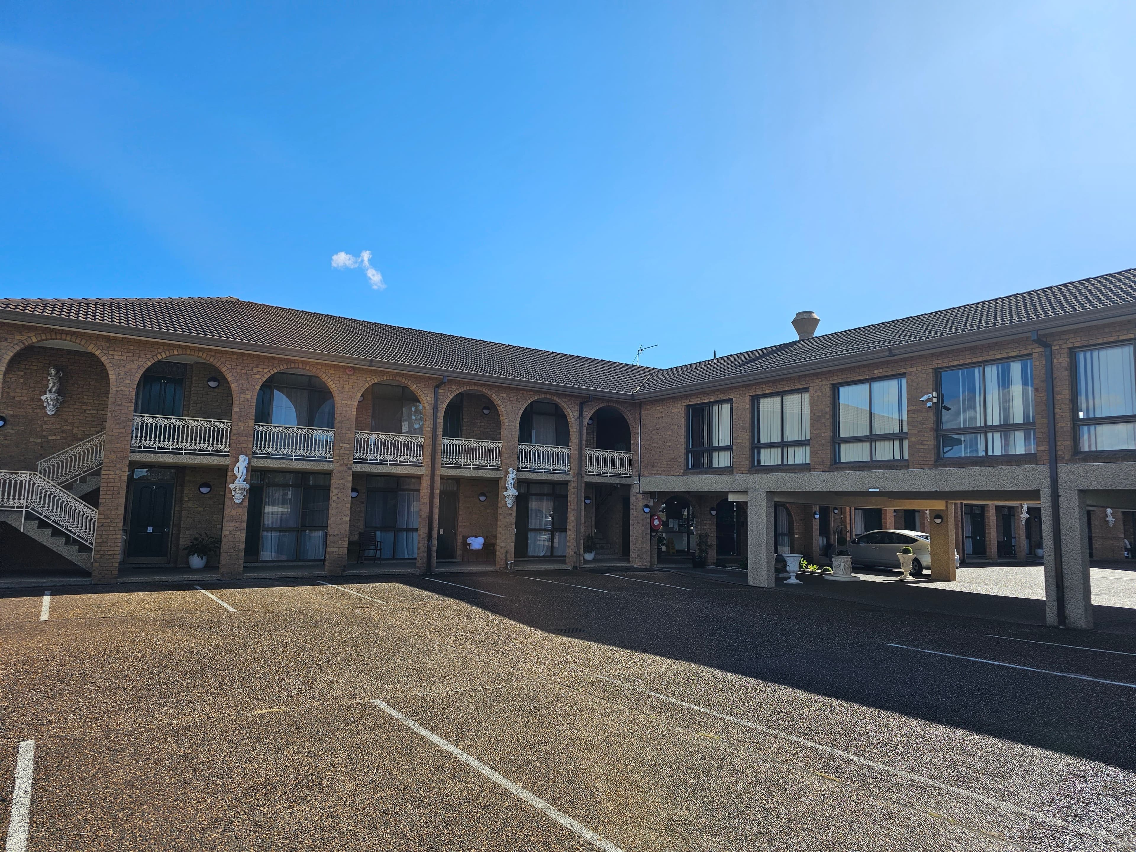 Cumberland Motor Inn guest room accommodation wing